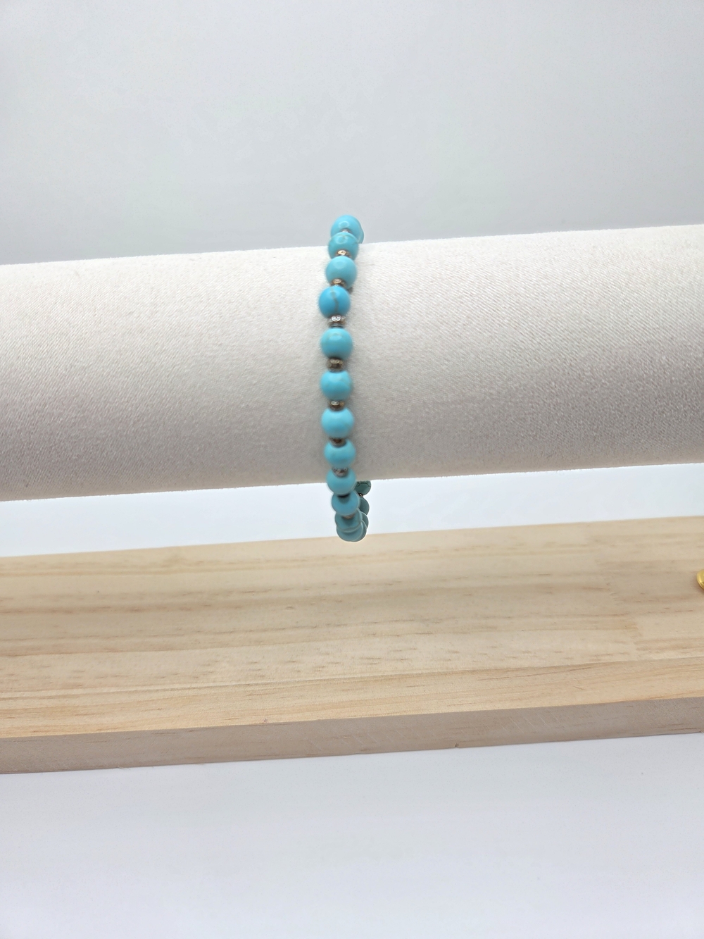 Turquoise Beaded Bracelet - Women Jewelry - Picture 7 of 7